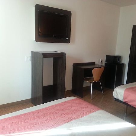 Motel 6 Bell Gardens Extérieur photo
