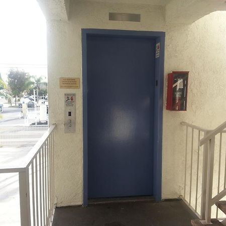 Motel 6 Bell Gardens Extérieur photo