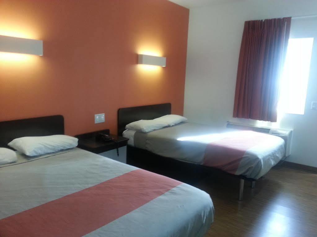 Motel 6 Bell Gardens Extérieur photo