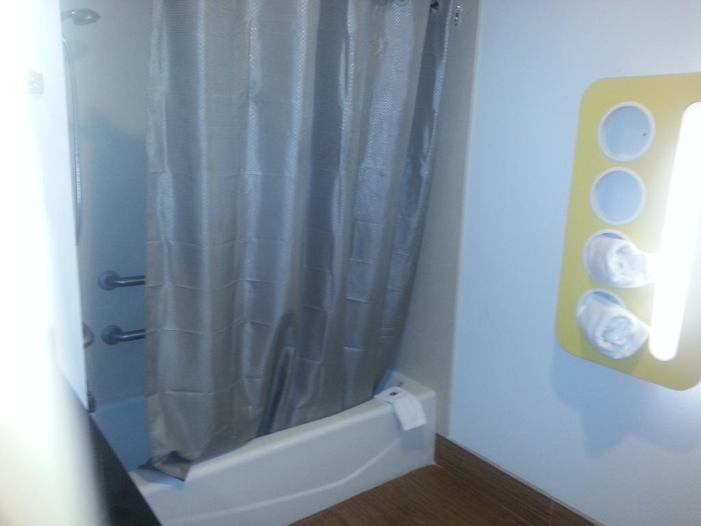 Motel 6 Bell Gardens Extérieur photo