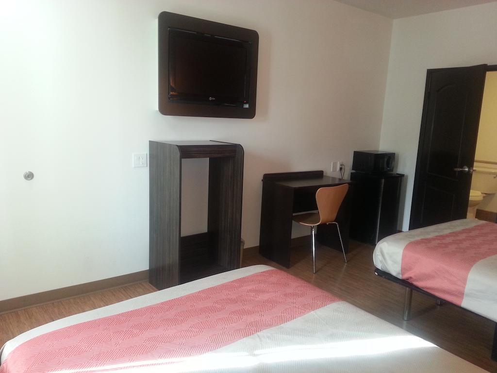 Motel 6 Bell Gardens Extérieur photo